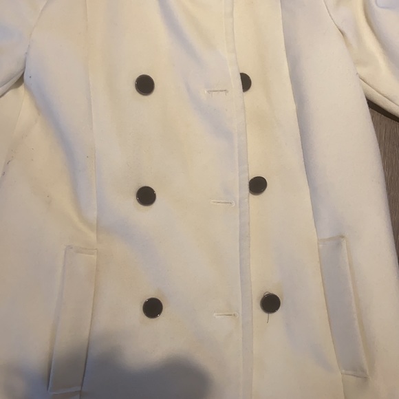 Cream winter coat - Picture 2 of 10